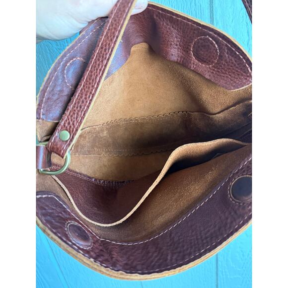 Portland Leather Half Moon Crossbody Bag – Full Grain Leather – Vintage Brown - Picture 6 of 7